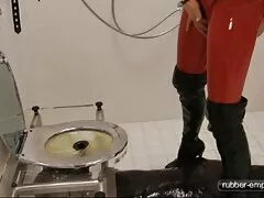 Sesso in una vera casa con l'orgasmo ragazza nuda xxx duro